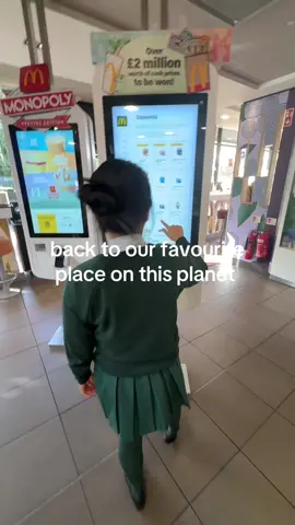 thanks for filming hannah 👀#mcdonalds #fyp #repost #fatties 