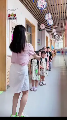 #vuivemoingay❤️ #xuhuongtiktok #dungpham  thủ tục vào lớp ạ 🤭🤭🤭