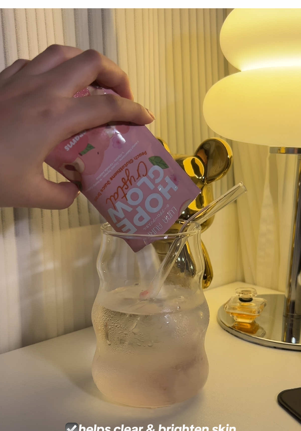 If you’re trying to get that fresh, radiant, glass-skin vibe without a million skincare steps – start from the inside.  Try hope glow crystal peach gluta juice drink💧💅 #hopeglow #hopeglowcrystal #lunaaura #glutathionedrink 