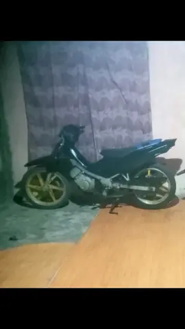 maaf, cuma motor tua biasa..! #2tak #2takmenolakpunah #satriahiu 