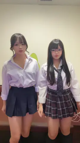 中指だけ綺麗にネイル折れた#jk #制服 #横浜 #08 #fyp 