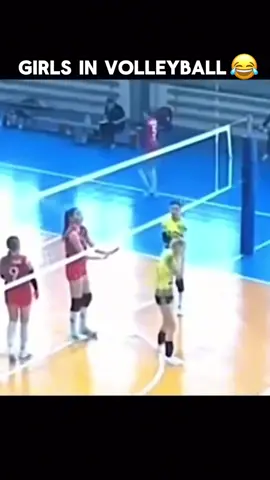 Men’s volleyball is crazy💀🥶 girls volleyball vs men’s who’s better?  #volleyball #volleyballworld #volley #volleyballplayer #volleyballeurope 