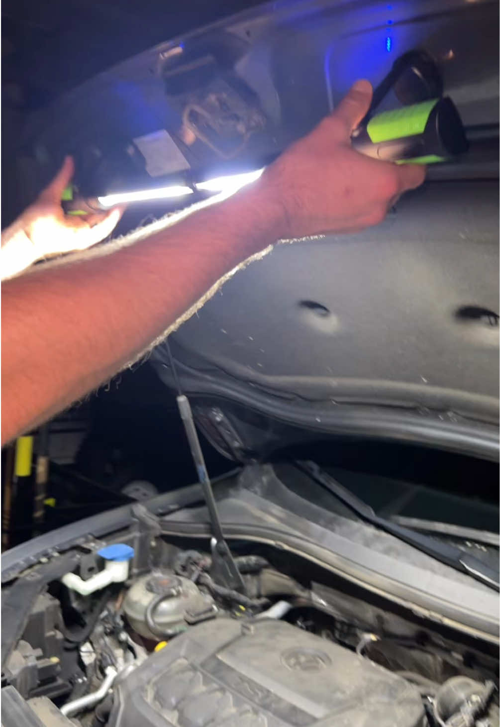 This tandem work light has been a game changer for working on my car at night! 