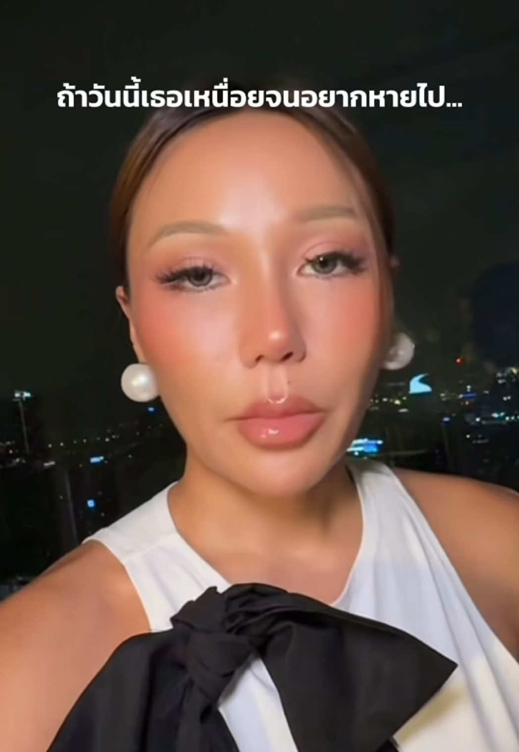 ถ้าวันนี้มันหนักเกินไป จำไว้นะคะว่าแค่พัก ไม่ได้แปลว่าแพ้ ลองให้เวลาตัวเองพักหายใจ เธอไม่จำเป็นต้องแบกทุกอย่างไว้คนเดียว ชั้นก็เคยผ่านจุดที่แย่ที่สุดมาแล้ว แต่ทุกครั้งที่ชั้นตัดสินใจไปต่อ บทเรียนที่ได้รับกลับมา มันคุ้มค่ามากจริงๆ สู้ๆนะทุกคน 🥹🌈 #รักตัวเอง #จิตวิทยา #selflove #พลังบวก 