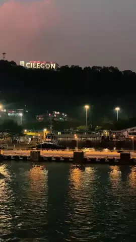 🌌🛳️#fyp #foryoupage #pelabuhanmerak #cilegon  #penyebranganmerak 
