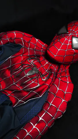 Last chance to get it before Halloween! 🎃🕷️#spiderman #halloween #spidermanmask #marvel #usatiktok #usafyp #tomholland #peterparker #tobeymaguire #theamazingspiderman #spidermanbrandnewday #cosplay 