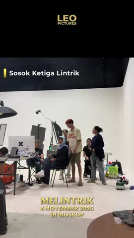 Kira-kira lagi ngapain ka yanto kates ini😁 Saksikan FILM SOSOK KETIGA LINTRIK Tayang 06 November 2025 di Bioskop! #SosokKetigaLintrik #FilmSosokKetigaLintrik #LeoPictures #tiktoktaintmen #korizen