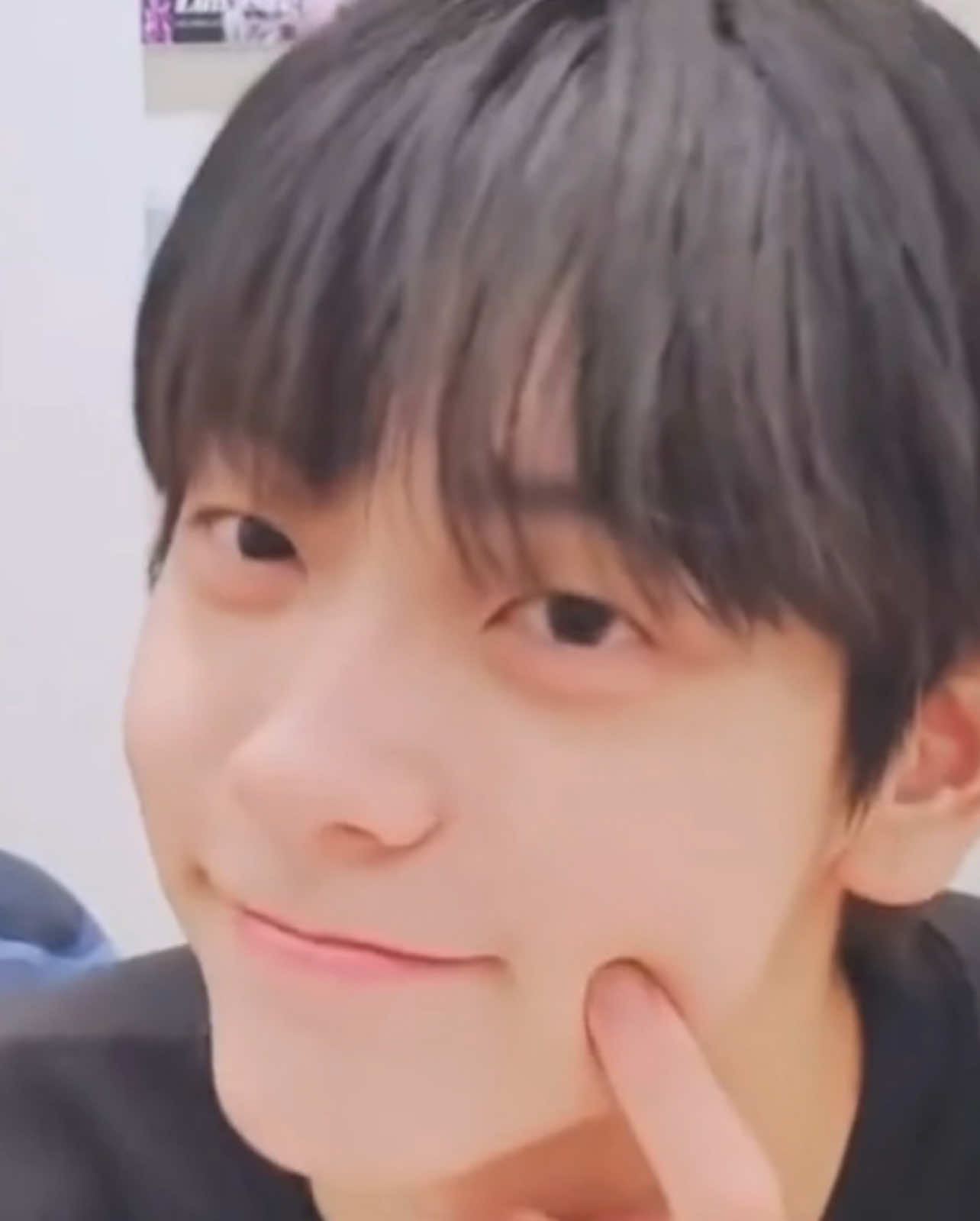 soobie boobie and kara = baby cakes fusion !!!!  #soobin #txt #fyp #kara #soogyupi  also me coming out as a kamilia.. 😊😊💝👈 