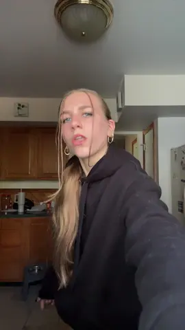 waiting for my lunch to cook #fyp #dance #wop 