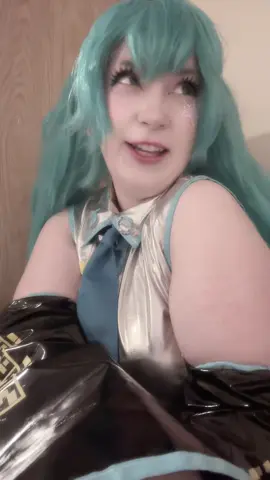 poop #hatsunemiku  