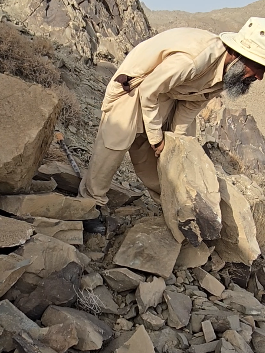Stone Mining Process 😱 #stonemining #mininglife #foryoupage #hiddentreasure #treanding 