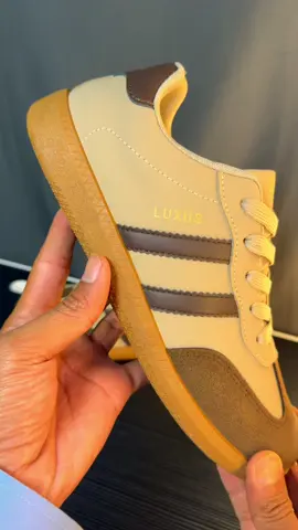 Sepatu Cewek Kekinian Luxus Chiquita ‼️ #sepatuwanita #sepatucewek #sepatusneakerswanita #sepatuori 