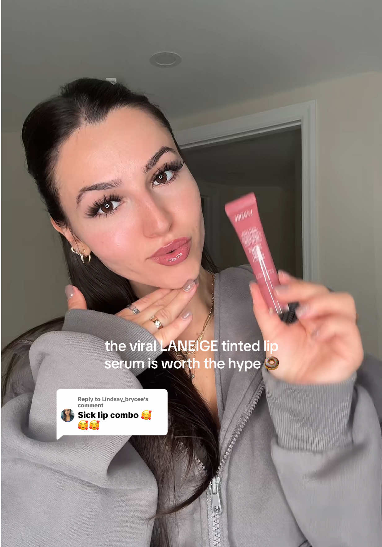 Replying to @Lindsay_brycee I fear I am obsessed with the shade cinnamon sugar from the @laneige_us glaze craze tinted lip serum line. It's so hydrating, ultra shiny, non drying, and bold color 👄 #laneige #tintedlipserum #donutlippie #lipproducts #falllipcombos 