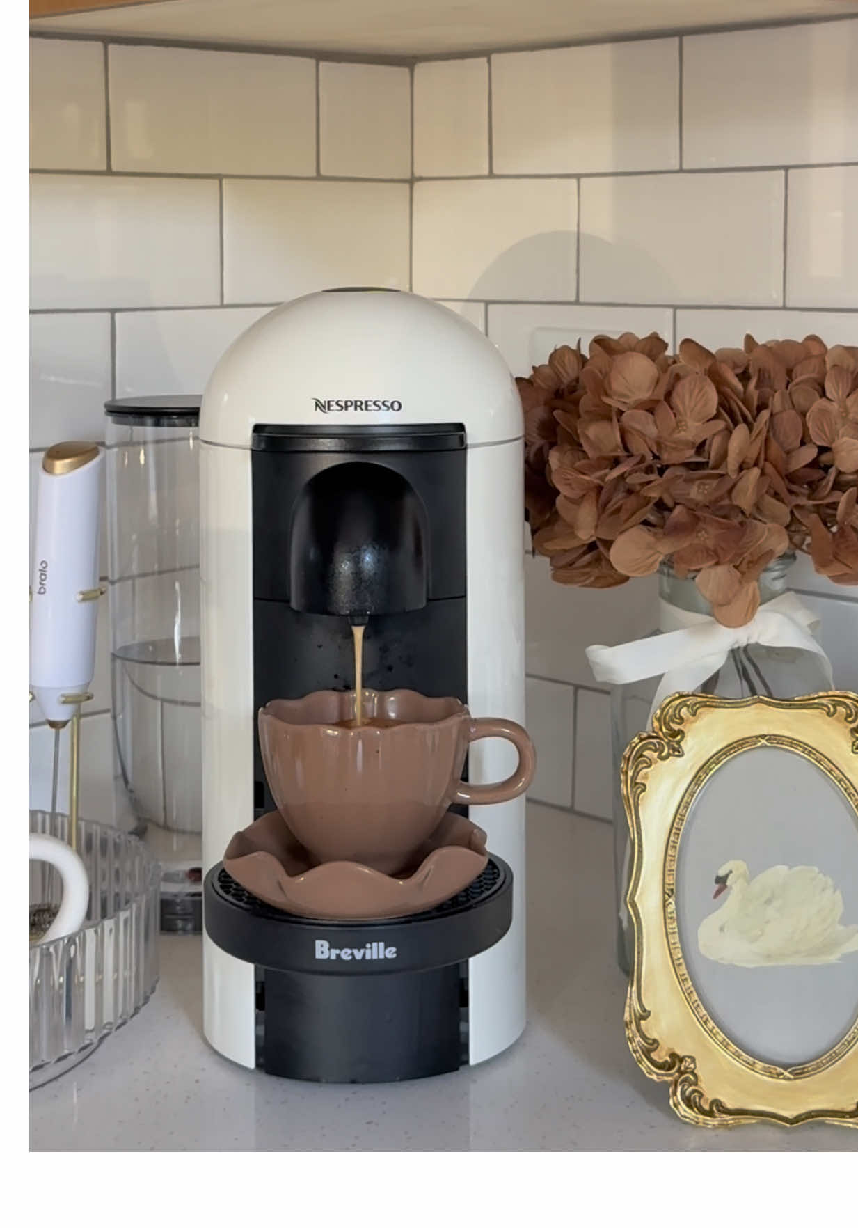‘Tis the season for fall lattes☕️🤎🍂 #coffee #coffeetiktok #coffeeathome #nespresso #coffeerecipe @Nespresso @Chobani 