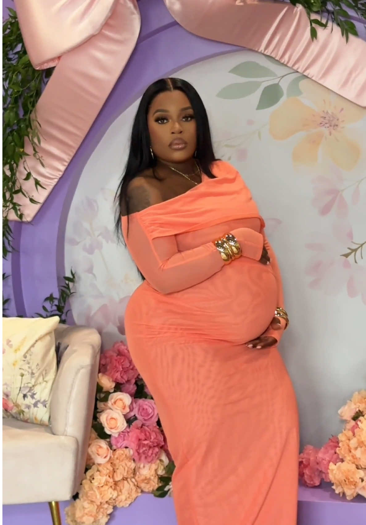 Hands off the bump, thank you! 😩🤣🥰 #nopetting #idontwanttobepetted #fyp #babyshower #babyinbloom #itsagirl🎀 #pregnancytiktok #thirdtrimestermama #handsoffthebump 