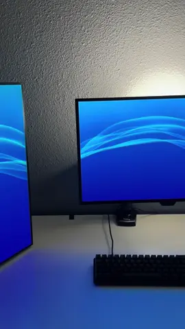 blue 🥶 #minimalism #cleansetup #fyp #fypシ #viral 
