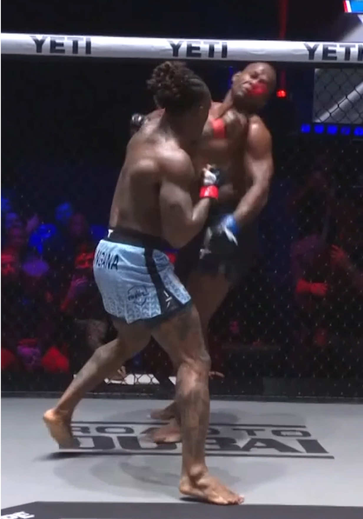 🥊 | Boris Mbarga Atangana écrase Jhony Gregory de sa gauche et plie l’affaire avant la fin du 1er round ! 😱  #PFLNantes