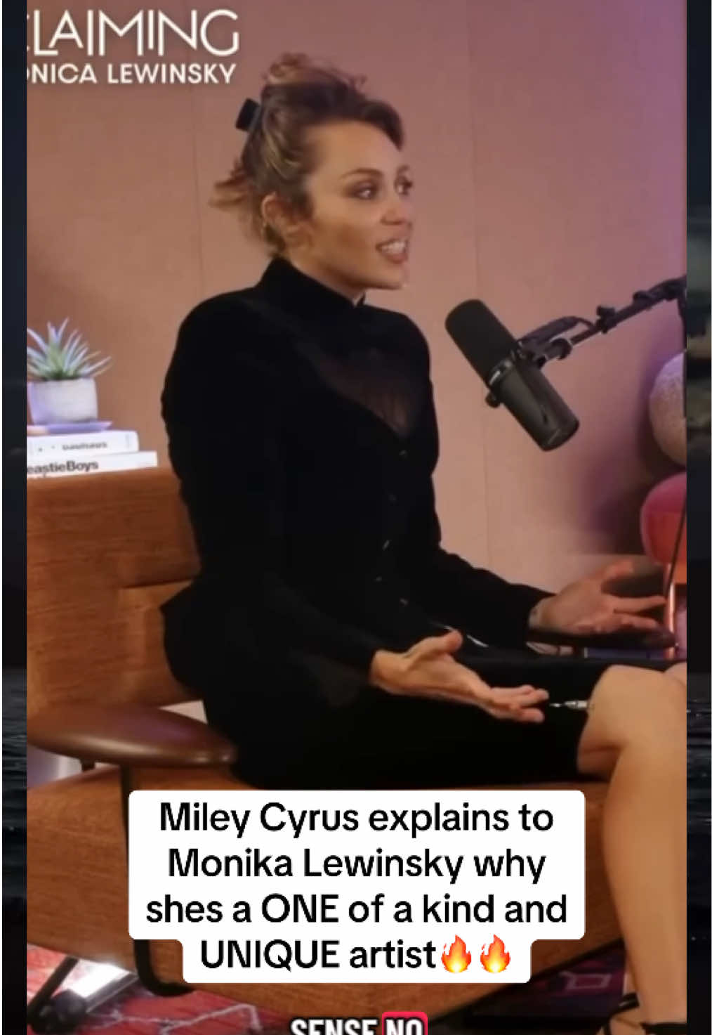 Miley Cyrus explains to Monika Lewinsky why shes a ONE of a kind and UNIQUE artist🔥🔥🔥#mileycyrus #miley #edit #edit 