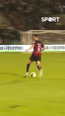 James Clarke Heads Bohemians Level! Assisted by Dayle Rooney. Shamrock Rovers 1-1 Bohemians ⚽🔥 #LOI