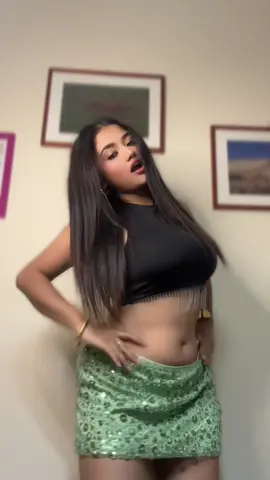 Here’s the new trend 🙈 💚❤️‍🔥#fyp#tiktok#samikshyabasnet#trending #italy 