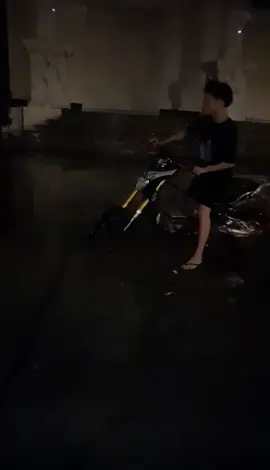 chưa gì lại phải cất kho😫#xediendotrungquocc🇻🇳 #xedovietnam #xuhuong #viralvideo #xhtiktok 