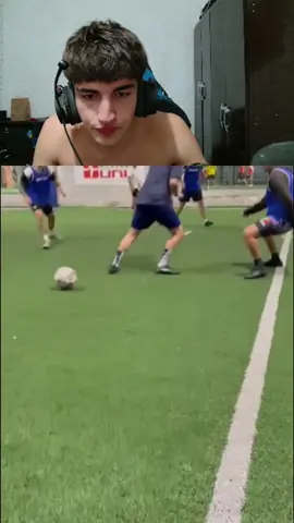 un besito aunque sea @matiii_barber #futbol⚽️ #ladoblep #practica #pelotazo #uruguay 