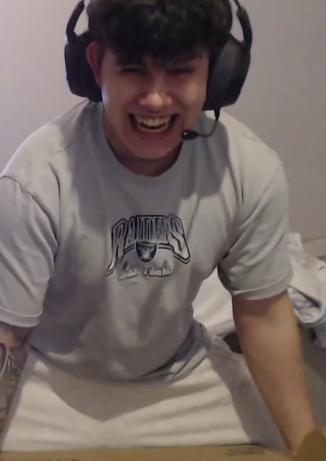 creo que el gabinete es grande | kick.com/6tnn |  #6tn #fyp #stream #kick #clips 