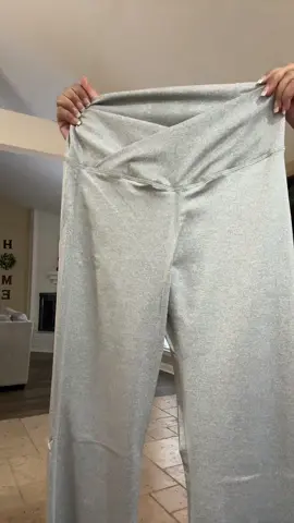 So comfortable 🤩🎀#flarepants #woman #girls #foryoupage #edithhcastroo 