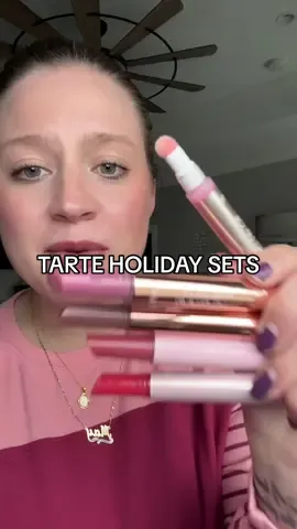 The @tarte cosmetics sweet indulgences lip set is such a steal! A great luxury gift for her, great gift for a 20 year old girl, or a secret Santa! #tarteholidayset #tartebundle 