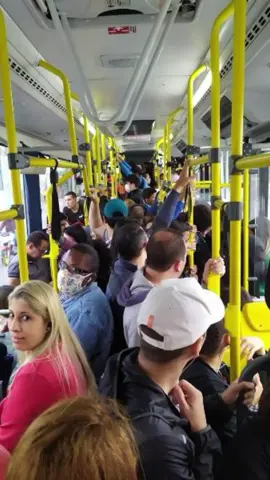 Que vergonha meu Deus, você já ficou constrangido no ônibus também? #onibuslotado #autistaadulto #passeivergonha #voltandopracasa #autismobrasil 