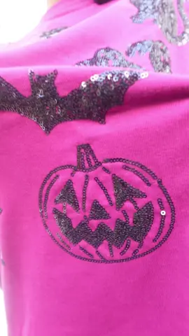 This sweatshirt is just so unique! I feel all fancy.  @Whiskey Darling #halloween #momfashion #halloweensweatshirt #spookyszn 