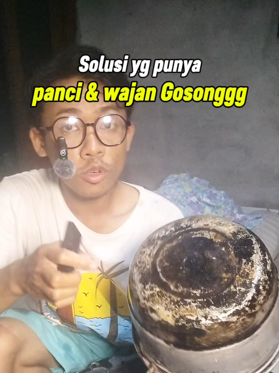 Pembersih wajan dan panci gosong  #wajangosong #pancigosong #pembersihkerak #gosokanwajan #penggosokwajan 