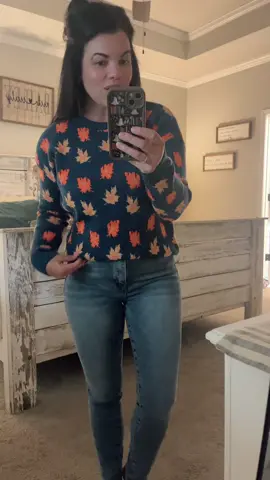Such a fall staple piece 🍂🍁 #fallsweaters #fallfashion #sweaterweather 