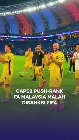 FIFA Resmi Jatuhkan Sanksi ke FAM dan 7 Pemain Timnas Malaysia yaitu Gabriel Felipe Arrocha, Facundo Tomás Garces, Rodrigo Julian Holgado, Imanol Javier Machuca, Joao Vitor Brandao Figueiredo, Jon Irazabal Iraurgui, dan Hector Alejandro Hevel Serrano. Terkait Dokumen Palsu. Setelah melalui proses pemeriksaan reguler, Komite Disiplin FIFA menyatakan adanya pelanggaran Pasal 22 Kode Disiplin FIFA (FDC) terkait pemalsuan dan kecurangan dokumen. Atas pelanggaran itu, FAM diwajibkan membayar denda sebesar 350.000 franc Swiss atau sekitar 7,3 miliar rupiah kepada FIFA. Sementara tujuh pemain yang terlibat masing-masing dikenai denda 2.000 CHF atau 42 juta rupiah. Selain denda, para pemain juga dijatuhi sanksi larangan beraktivitas dalam semua kegiatan sepak bola selama 12 bulan, terhitung sejak tanggal pemberitahuan keputusan. Lagian pengen banget sih kaya king indo 😁 #fyp #malaysia #sanksi #fifa #naturalisasi  