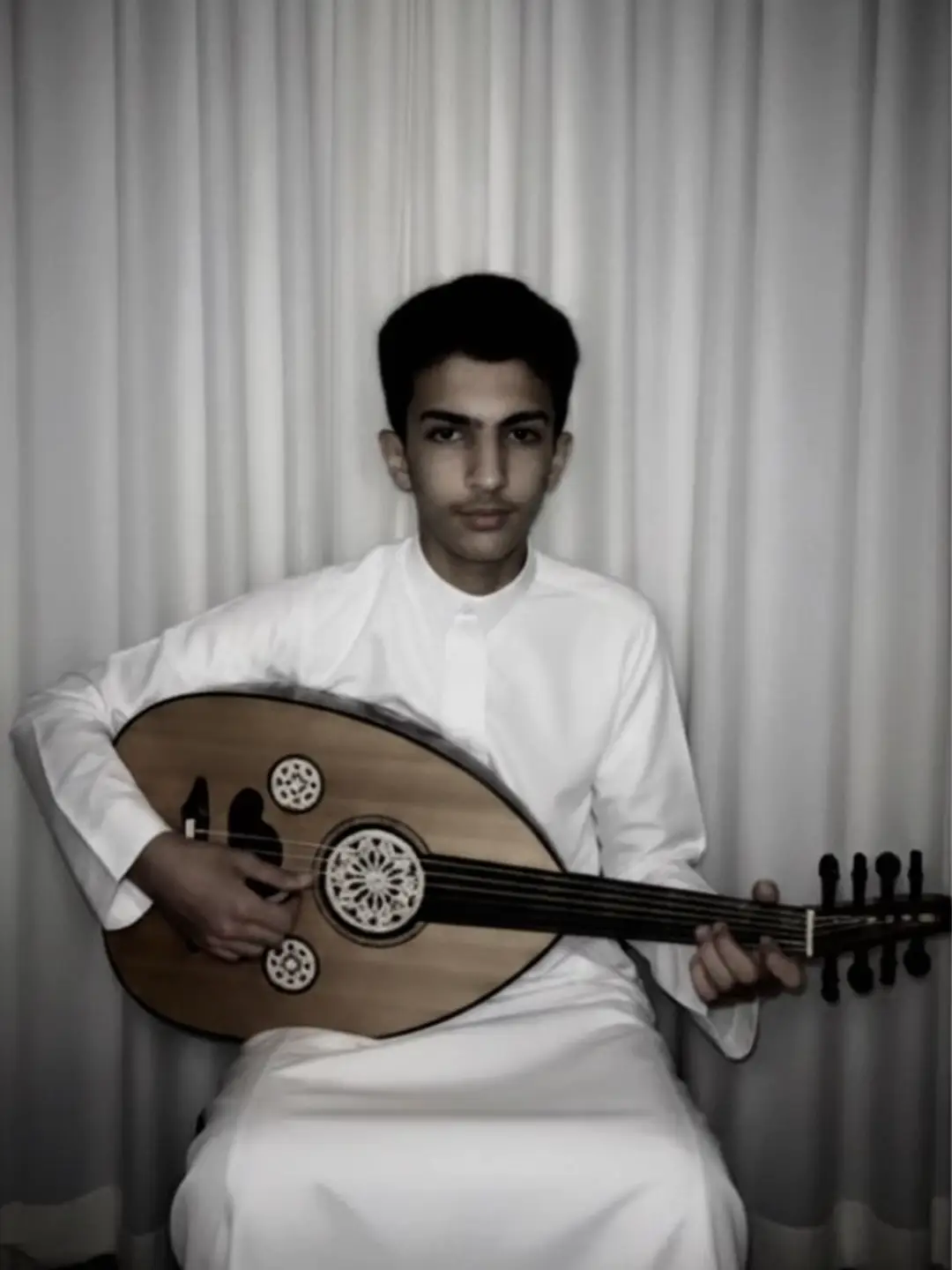 يا خالد اعزف على الكسرات خل الوتر حيل يطربنا قصه فراق ولآلم حسرات ونار تجافي بها ذقنا من زود همي شربت الكاس واربع زقاير عل كفي محتاس مالي وانا محتاس والجوف يحرق وانا اطفي كيف اسوي ترند#اعادة_النشر🔃 #fyppppppppppppppppppppppp #لايك #fyp #اكسبلورexplore 