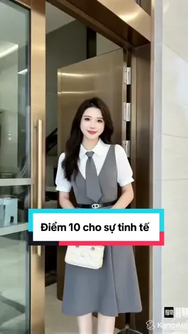Bạn muốn phá vỡ mọi quy tắc về thời trang công sở nhàm chán? Hãy chào đón siêu phẩm đầm liền thân 2in1 - biểu tượng của sự thanh lịch hiện đại và cá tính không thể trộn lẫn! Chiếc đầm này không chỉ là một bộ trang phục, mà là tuyên ngôn phong cách của riêng bạn. Sự kết hợp hoàn hảo giữa áo sơ mi trắng cổ điển và đầm vest xám midi đầy quyền lực tạo nên một tổng thể vừa chuyên nghiệp, vừa cuốn hút đến lạ thường#huyen_ruby2 #vayxinh #vaycongso #vaydep #thoitrangnu 