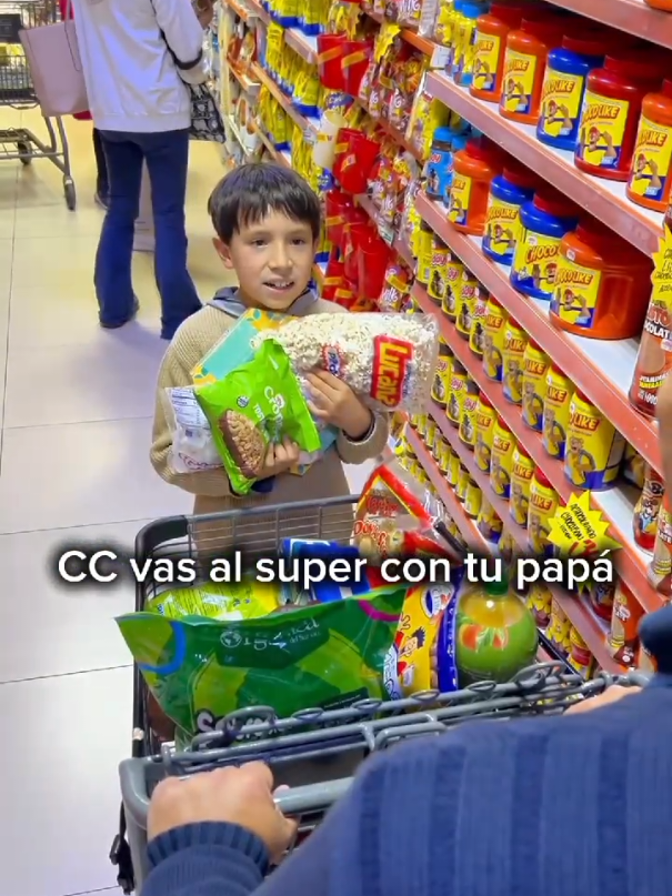 ¿Qué escoges en Hipermaxi cuando vas de compras con papá? Hipermaxi, ¡Siempre los precios más bajos! #Hipermaxi #comprasconpapa #preciosbajos #ahorro 