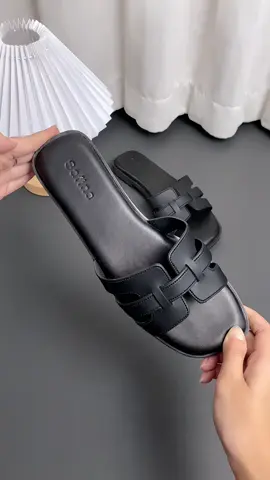 Sandal flat wanita empuk dipakai dari Safina #sandalwanita #sendalwanita #sandalcewek #safina 