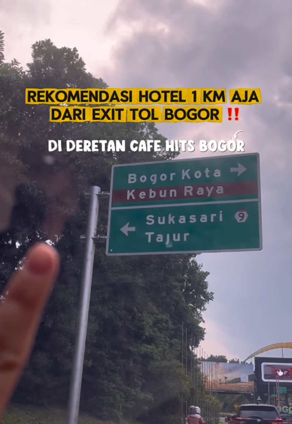 Download aplikasi RedDoorz untuk dapetin harga big deals! Downloand 👉🏻 buka aplikasi 👉🏻 pilih kamar 👉🏻 masukin kode voucer: YUKNGINEP 👉🏻 bayar deh!  Nginep hemat, aman, dan seru di RedDoorz ✨ #RedTRavelers #BukaSemuaPintu #RedDoorz #hotelbogor #hotelroom 