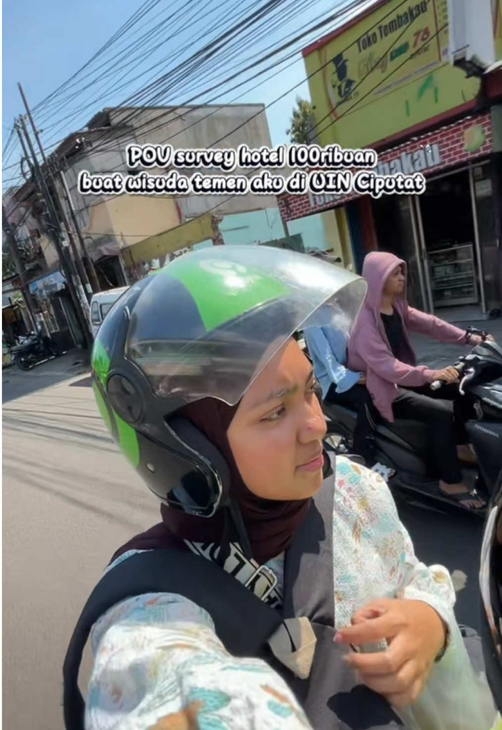 survey hotel buat wisuda temen di Ciputat✅ hotelnya bersih, nyaman & hemat bangeett!! 📲 booking langsung dari aplikasi RedDoorz, guaranteed lower prices!! #hotelciputat #ciputat #wisudauin #redtravelers #urbanviewbyreddoorz 