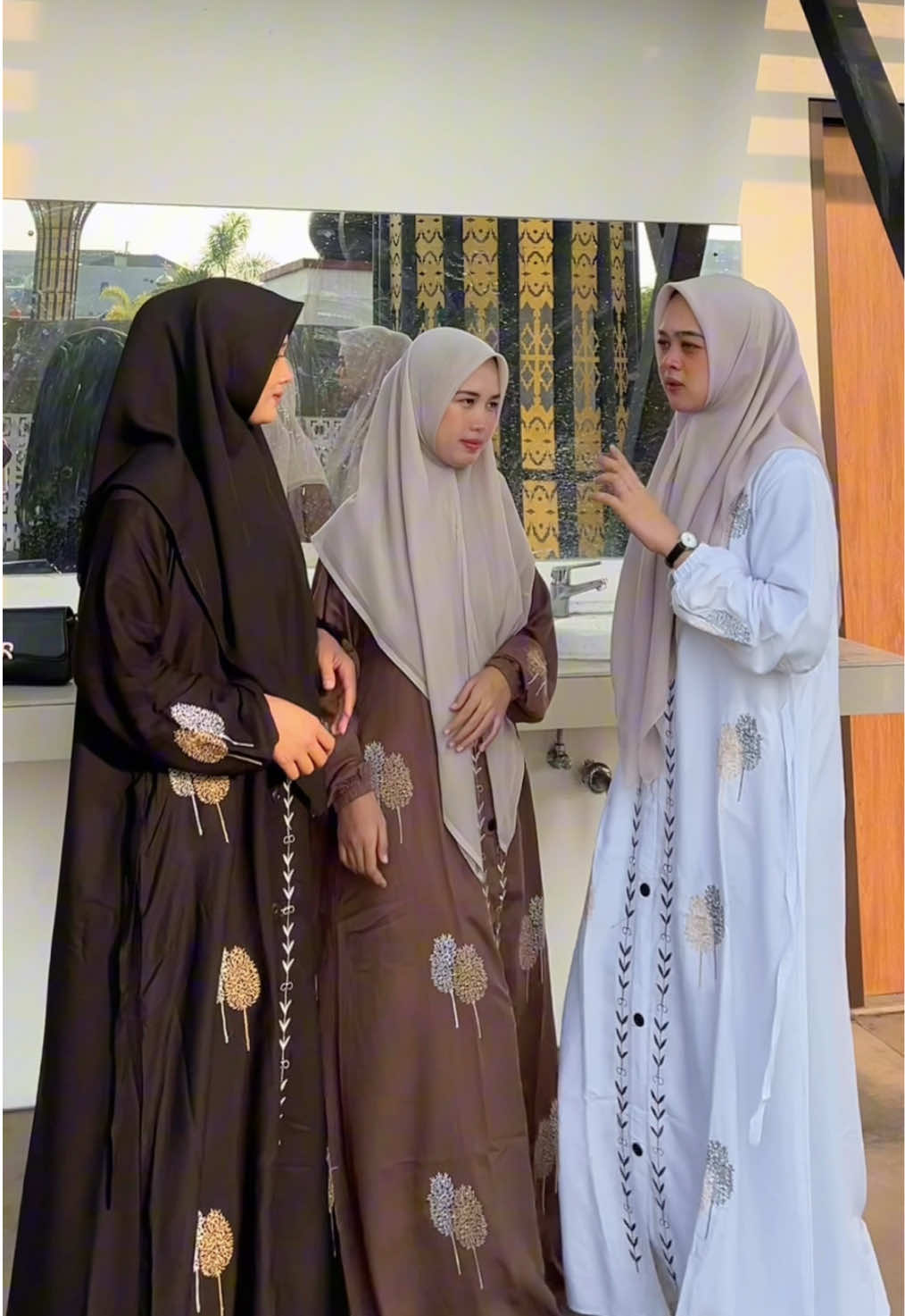 Membalas @Erica safitri Pecintaaa Gamis Twill Bordir Merapattt 😭🫵🏻 Nemuuu Gamis Twill Bordir Semewahhh iniii dengan harga merakyatttt 😍🔥 Ngga chekouttt Rugiiiiii‼️🔥#gamis #gamistwill #gamistwillori 