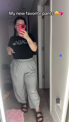 OK, but I’m actually obsessed because they are so freaking comfortable. I would actually wear these out of the house as well. ##loungewear##sweatpants##fallfashion##dealsforyoudays##tiktokshopcreatorpicks@@YeeZaa