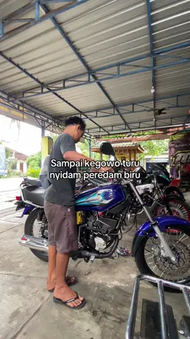Genah ora iso turu 🤣 #rxkingindonesia #rxking135cc #rxking #rxkingperedam @Dony setyo⚡️ @mbajingtech shopcustom Jogja 