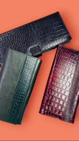 #happywomensday #internationalwomensday #womensday #8thmarch #blackfridaydeals #blackfridaysale #sale #reelsforbusiness #startup #leather #leatherbags #pureleather #pureleatherbags #theleatherhaute_india #cookwithniti #geniuneleather #leatherwallets 