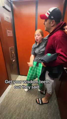 Wisdom teeth removal!👀#funny #wisdomteeth #tiktok #funnyvideos #fyp 