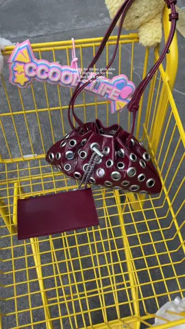 Pretty bag! This bag is everything!! 😍💕#bag #handbag #crossbodybag #spotlightfinds #fyp #falldealsforyou #fallfashion #tiktokshopfalldealsforyou 