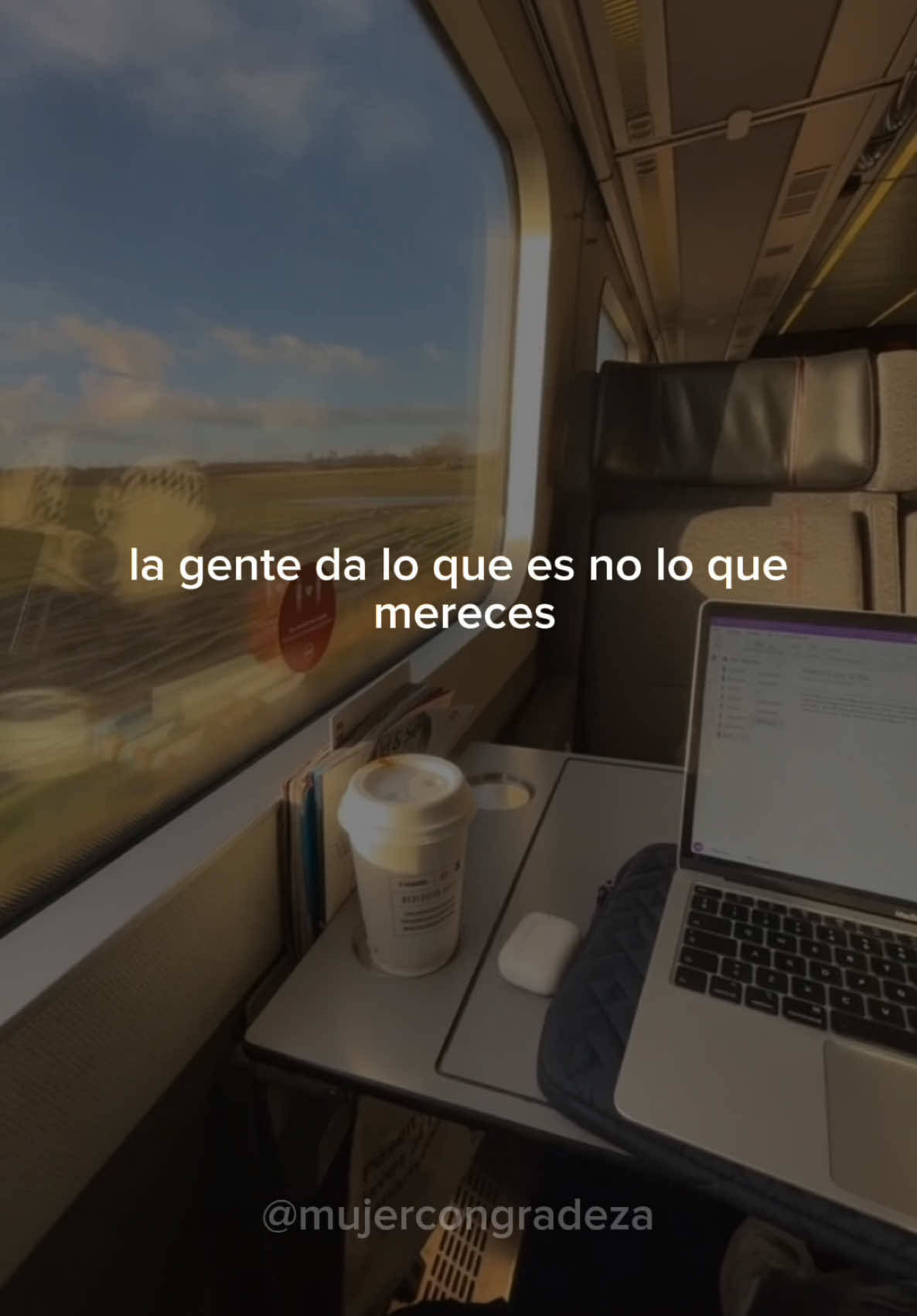 Tú mereces lo mejor siempre y construirte desde tus hábitos es ser tu mejor versión ✨💛 #crecimientopersonal #amorproprio #creandohabitos #motivation #tumejorversion 