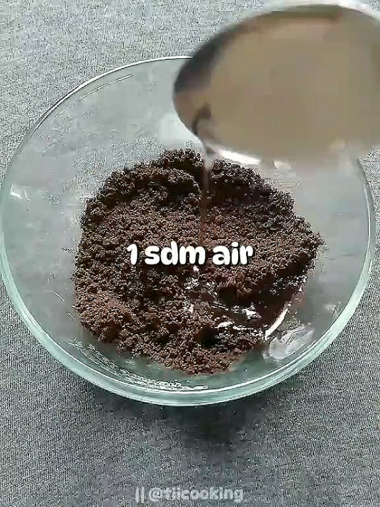 dessert Oreo tanpa dimasak. mana cuman 2 bahan lagi😭😭, gampang bangetttt, buruan coba😭🫵🏻.