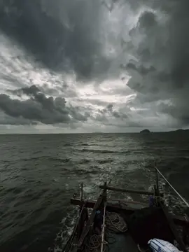 “相遇是緣，相守是緣”。 “gặp được nhau là do duyên, đến với nhau hay không là do phận.”