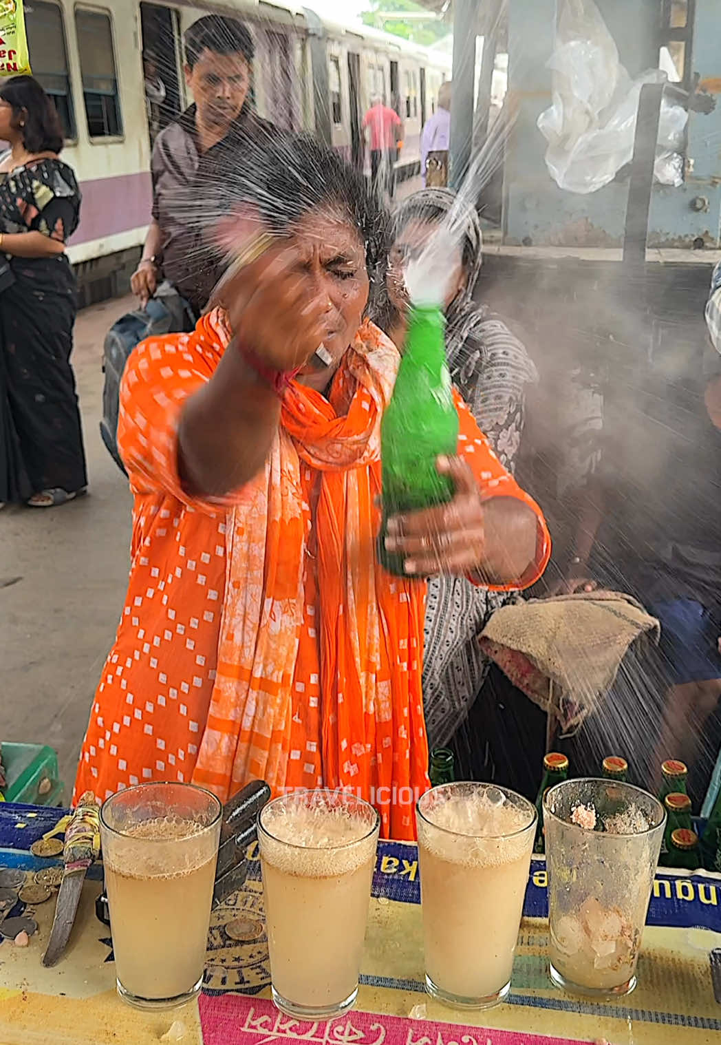 Indian Auntie’s Crazy Rocket Lemon Soda Recipe 📍Location Kolkata in India 💰Price  USD 0.34 / INR 30 / KRW 470 #indianfood #soda #viral 